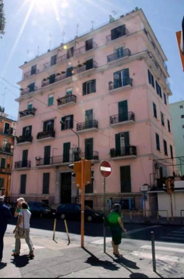Villa Italia Al Vomero Наполи Екстериор снимка